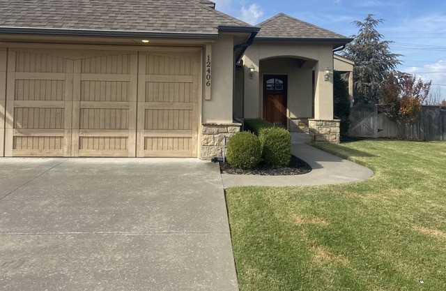 Cozy home in quiet neighborhood. Extremely nice part of Tulsa