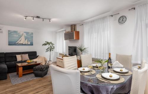 Cozy Home In Selce With Wifi