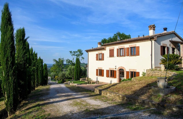 Acogedora casa en Terre Roveresche con.