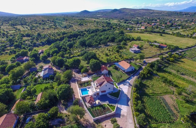 Acogedora casa en Unesic con sauna