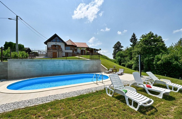 Acogedora casa en Veliki Lovrecan con.