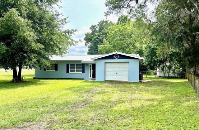 Cozy Home large Yard , Pets OK , Room for boats , Boat Ramp, Great Location !!