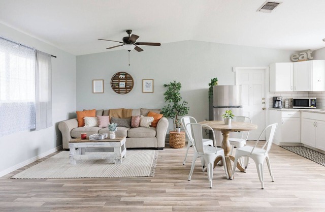Cozy Home Mins From Randolph AFB, Airport, & More!