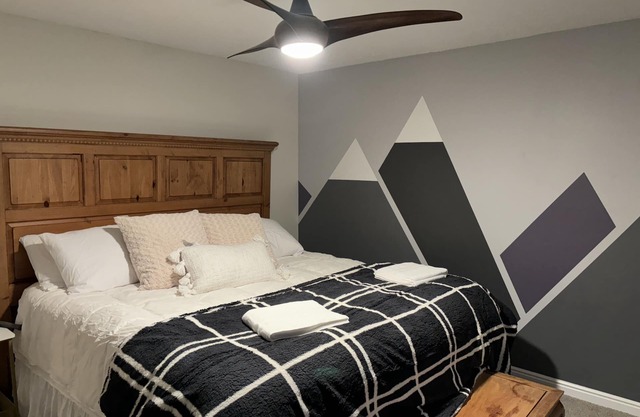 Cozy home near the mountains that allows you to enjoy all Utah has to offer!
