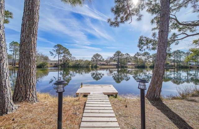 Cozy Home on a Lake - 8 Miles to the Beach!