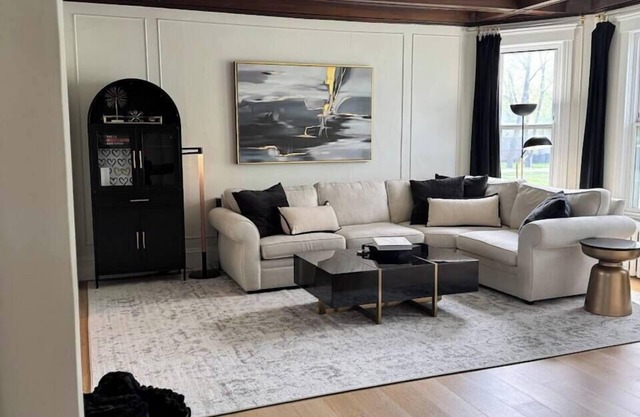 Cozy Home Walkable Downtown LG