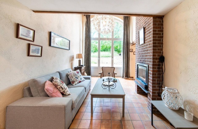 Acogedora casa con jardín, Ennal