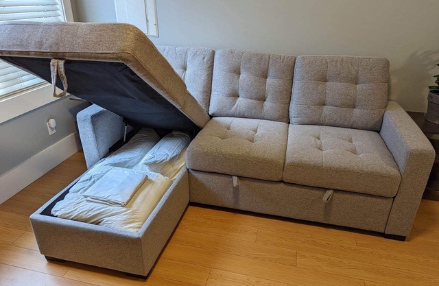Cozy Home with New Furniture! Steps away from Downtown/UBC/Airport/Richmond