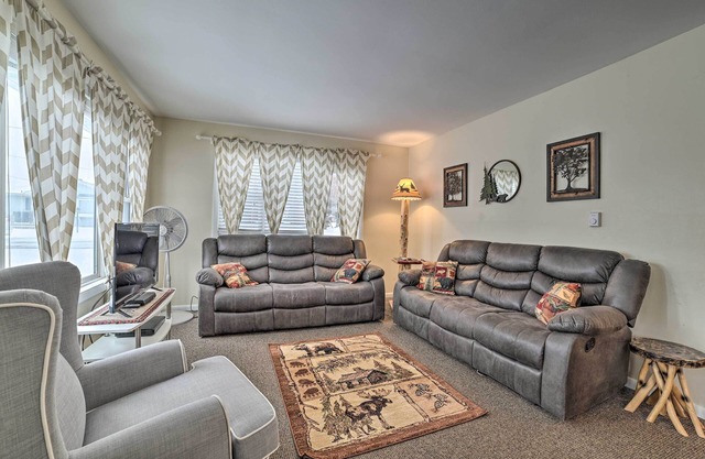 Acogedora cabaña de Houghton Lake Heights con patio privado