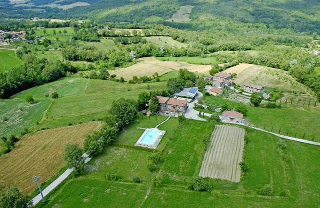 Cozy House in Caprese Michelangelo with Private Pool