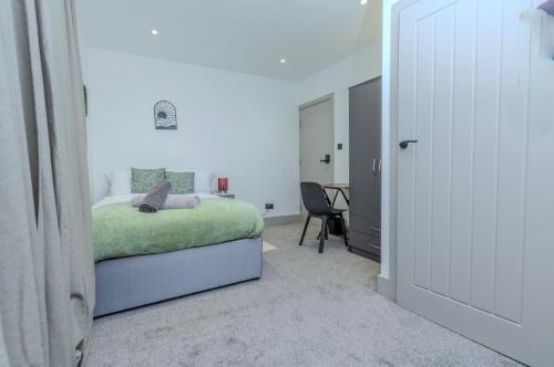 Cozy House In Medway-Sleeps10-Garden-FreeParking