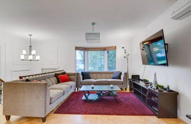 cozy house parking private Montreal