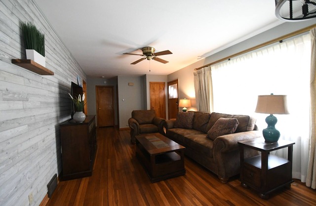 Cozy House,Walk to Downtown, Pets Welcome!