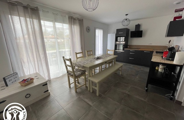 Casa acogedora con jardín y WiFi, cerca de la playa de Saint-Gilles-Croix-de-Vie