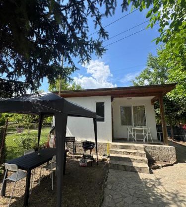 Cozy House with Free parking