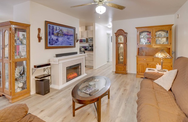 Cozy Ketchikan Home, Walk to Town & Trailhead!