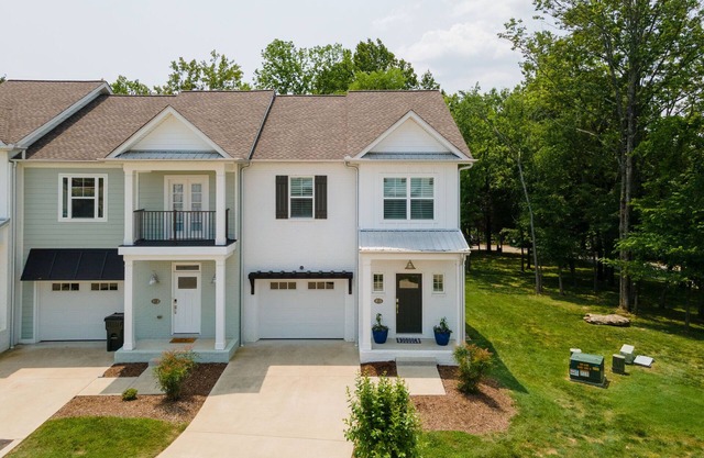 Cozy Lake Condo - Two Covered Porches - Boat Slip!