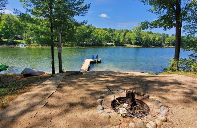 Cozy lake front cabin on 6 private acres
