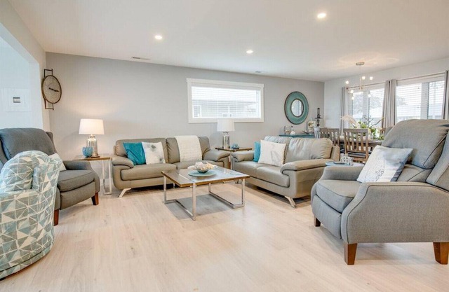 Cozy Lake front Retreat