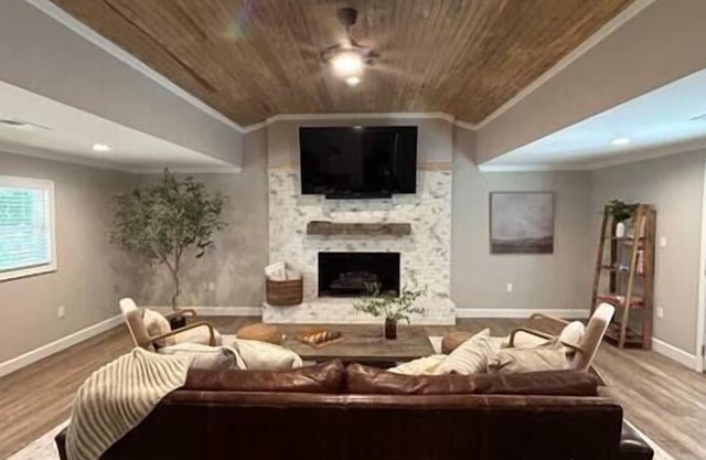 Cozy Lake Home at Raysville