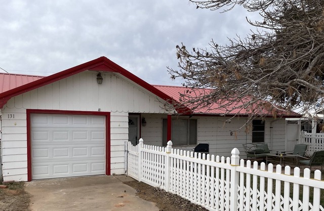 Cozy Lake House-No Cleaning Fees