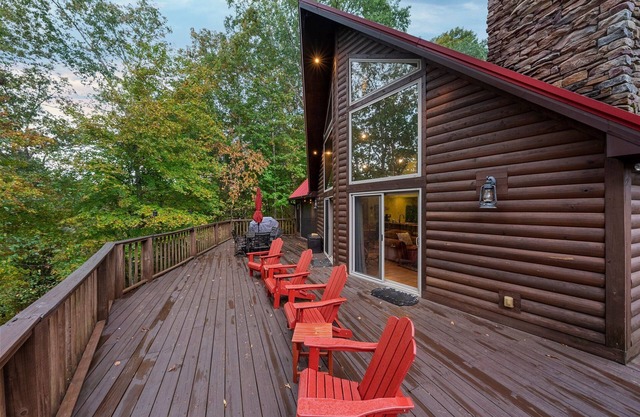 Cozy Lakefront Cabin in Mammoth Cave, KY