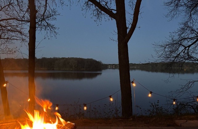 Cozy Lakeside Cabin with a sauna, fireplace beautiful views & Pet friendly!