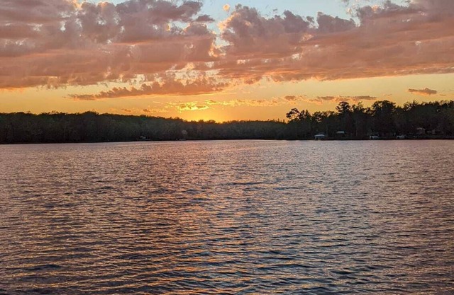 Cozy Lakeview cottage - Ideal ice fishing, snowmobiling