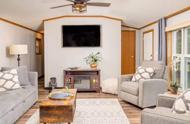 Cozy Lakewood home on Snowmobile Trails