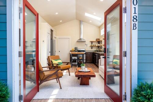 Cozy Laurelhurst Retreat