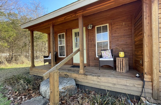 cozy Little House next to Pond w/scenic farm views. Pet friendly!