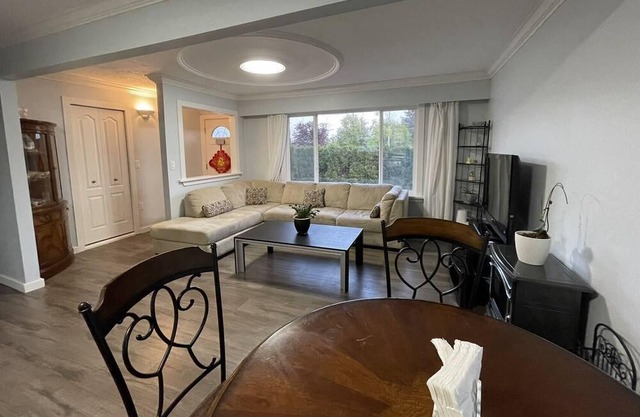 Cozy Little White House With Two Bedrooms