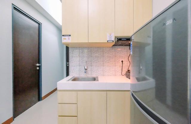 Cozy Living 2Br Royal Heights Apartment