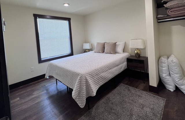 Cozy Lodging in the Heart of Buckley-Close to all