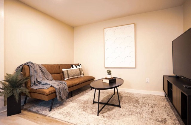 Cozy Loft in Taylor Michigan minutes from DTW