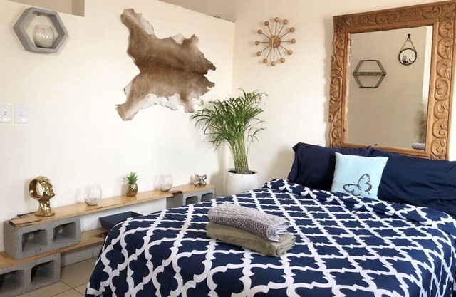 Cozy & Lovely Studio! w/ DISNEY+, NETFLIX & More!!