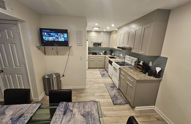 Cozy Luxurious TownHome North Atlanta / Tucker