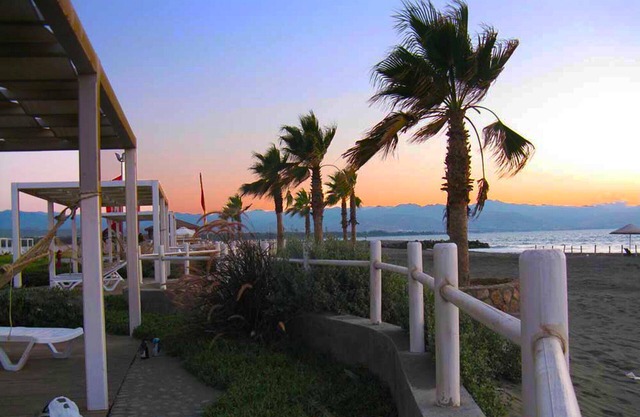 Acogedor apartamento mediterráneo en la playa, costa oeste del norte de Chipre en Gaziveren