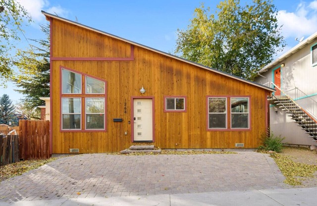 Cozy Midtown Cabin Walk To Downtown Pet Friendly