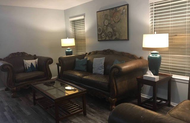 Cozy Modern 1 Bed 1 Bath next to Park!