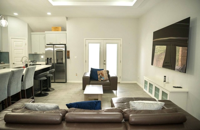 Cozy & Modern 3BR House Edinburg, Texas