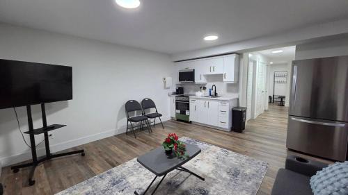 Cozy Modern Basement Suite in Riverview