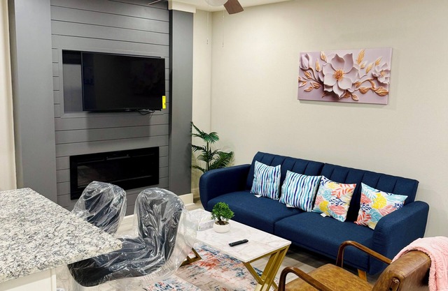 Cozy Modern Beach Escape - Electric Fireplace Private Patio Near Casinos