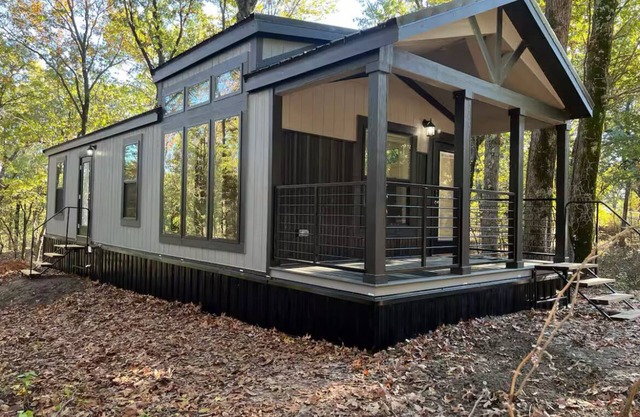 Cozy modern lake cabin on enchanting Eufaula