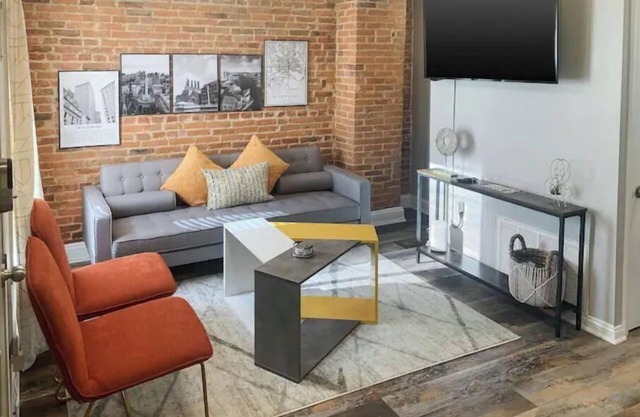 Cozy Modern Micro Apt in the Heart of Fells Point!