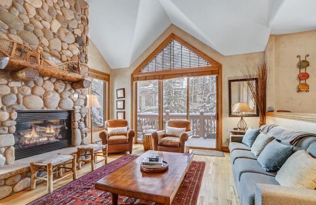 Cozy Mountain 4-Bedroom Retreat in Arrowhead Village townhouse