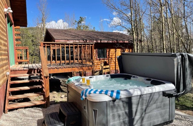 Cozy Mountain Cabin W/ Hot Tub Breathtaking Views