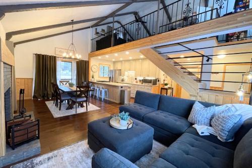 Cozy Mountain Retreat in Pine Valley, UT with decks, game room, and mountain views