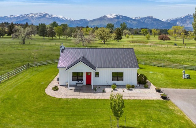 Cozy Moutain Cottage