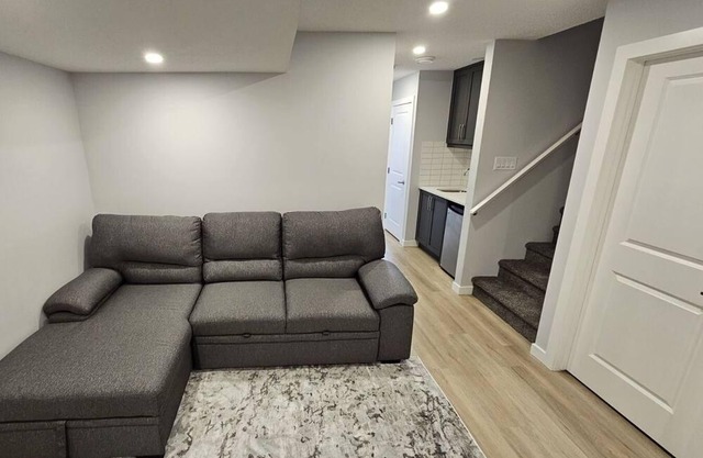 Cozy new 1bdr basement suite, 5 min drive to lake, 10 min to Calgary